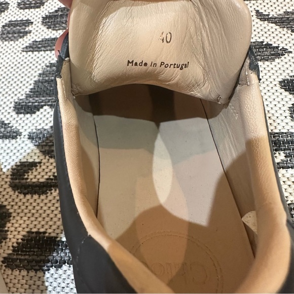 CHLOE | Lauren Black Leather Scalloped Sneaker - Picture 7 of 7